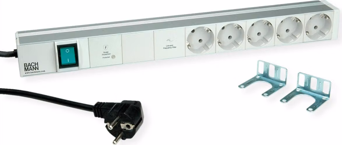 BACHMANN 19" 1HE 5xCEE7/3 1xSchalter 1xGVS-Plus 2,0m CEE7/7