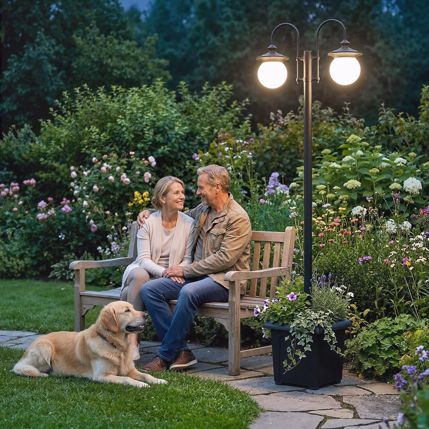 Lampione Solare da Giardino Outsunny con Fioriera e 2 Testate, Impermeabile IP44, Altezza Regolabile, Colore Nero – 2