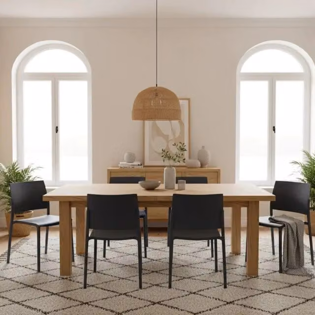 Set di 4 sedie da pranzo e da esterno impilabili in polipropilene visone Aurora con struttura in polipropilene facili da pulire | Duzzle
