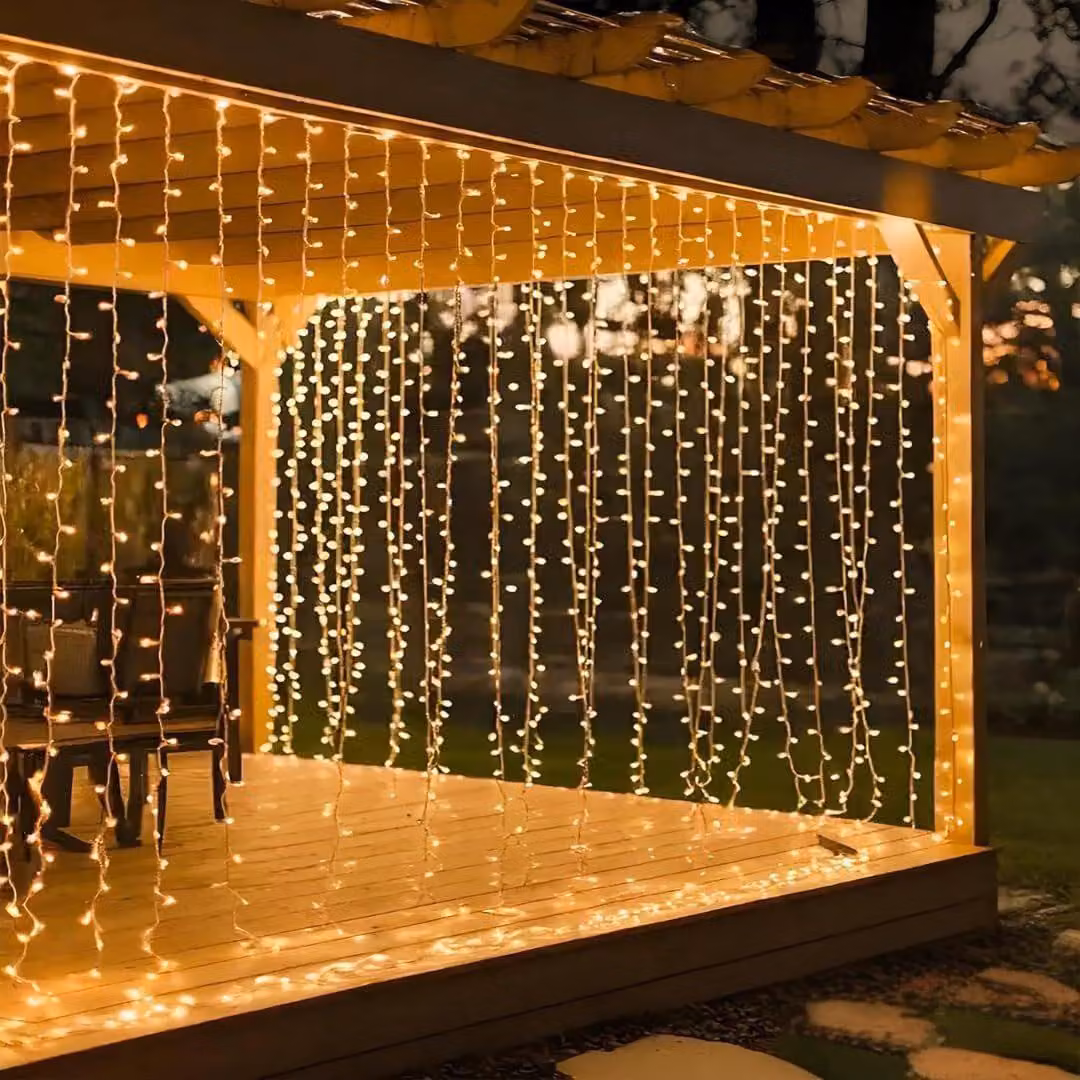 tenda luminosa 3×3 m in PVC di , 300 LED bianco caldo, 8 modalità con timer, connessione USB, impermeabile IP65, luci a tenda LED per interni ed esterni