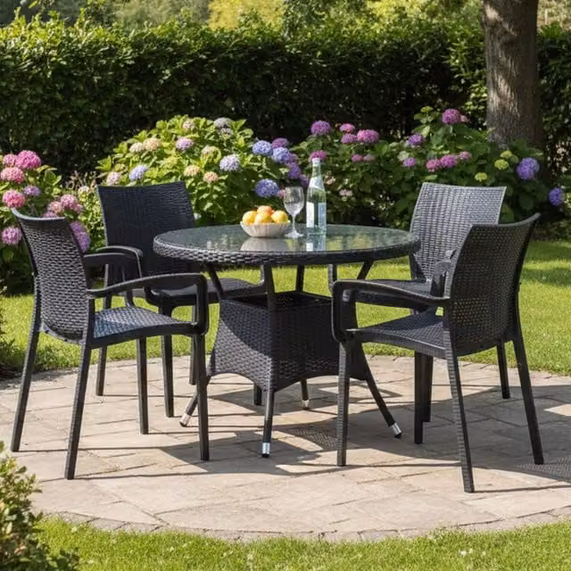 Set di 4 sedie impilabili DMORA in plastica per cucina e soggiorno, colore nero antracite