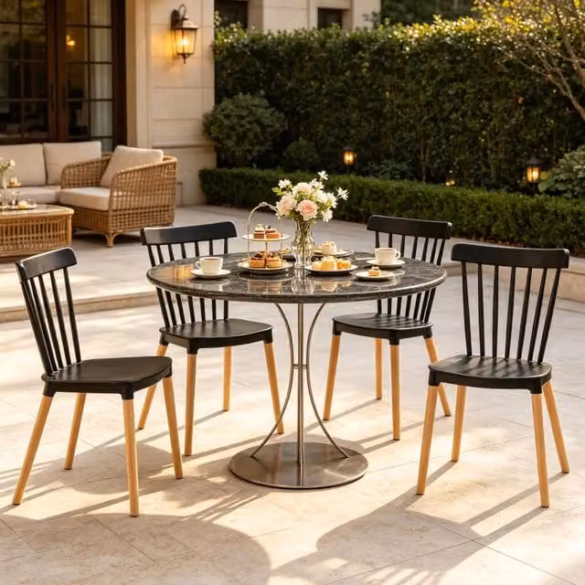 Set 4 sedie da pranzo ULEVR nere con gambe in legno di faggio naturale, seduta in PP 48x52,5x83 cm