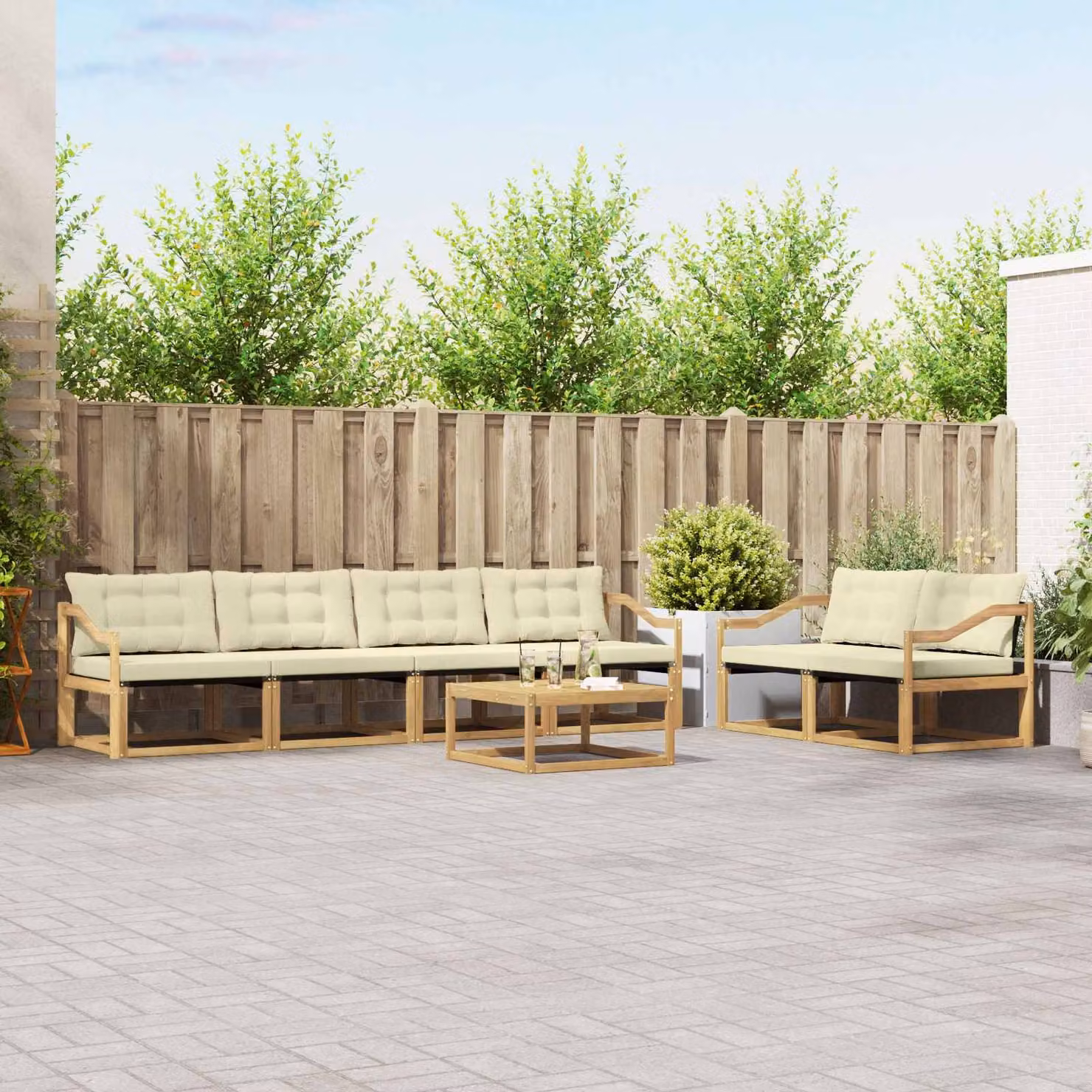 vidaXL Set di divani da esterno a L composto da 7 pezzi in legno di acacia con cuscini Bianco e Beige
