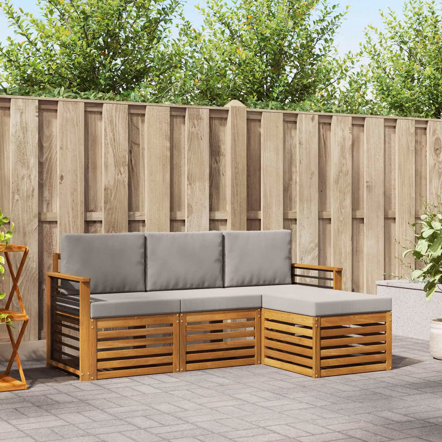 Set di divani da esterno vidaXL a forma di L in legno di acacia con cuscini, colore grigio e bianco