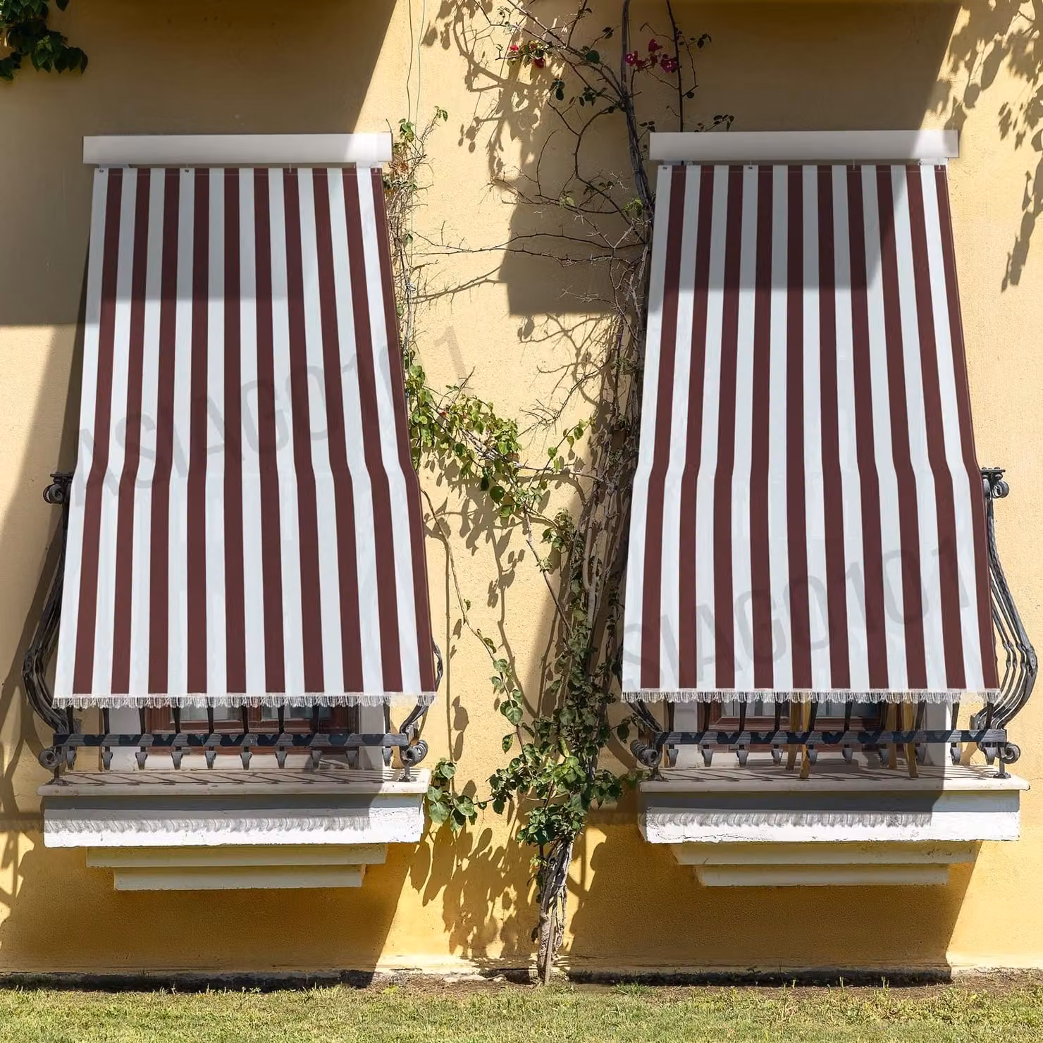 Ombrellone sostenibile per uso esterno, color marrone e bianco