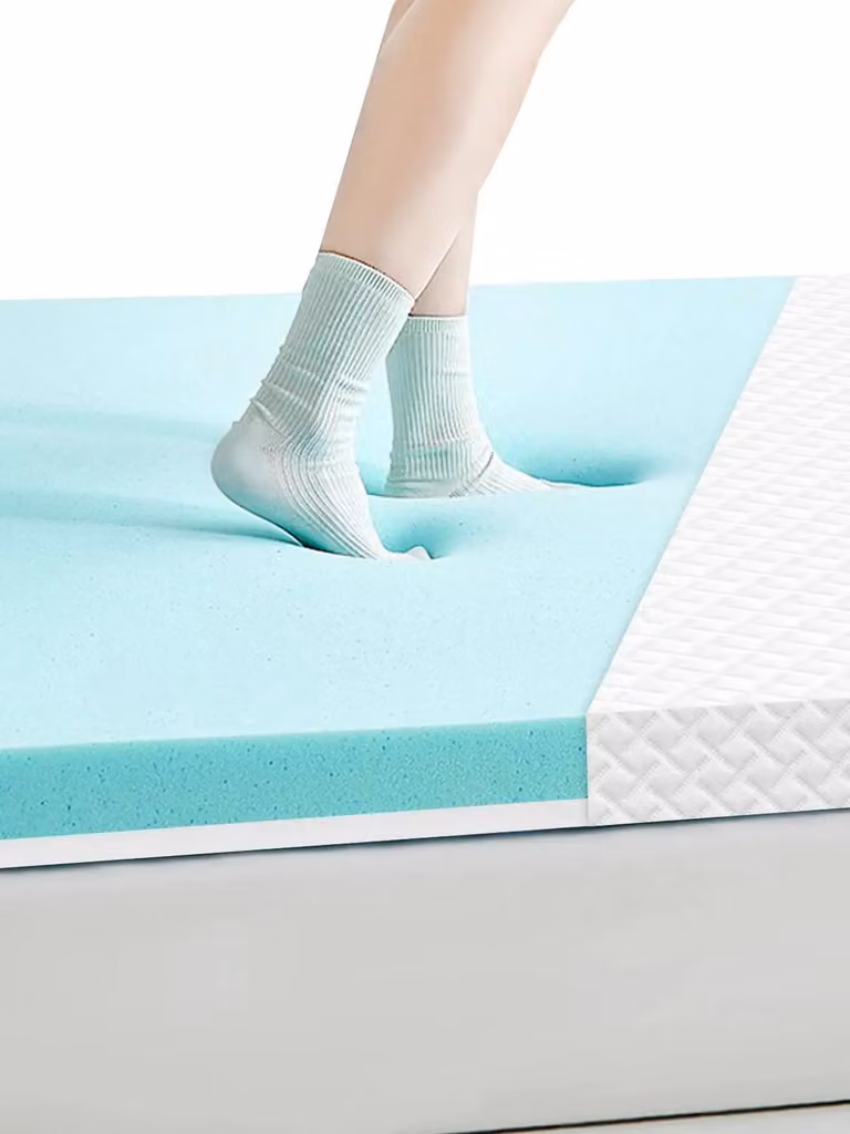 Topper per materasso - Strato superiore in schiuma di gel - Grado di rigidità H2/H3 - Comfort che allevia la pressione - Altezza 7 cm - Dimensioni 140x200 cm - Colore azzurro cielo