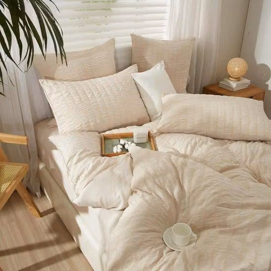 Set di lenzuola Ibbenzoa® 135x200, beige, in tessuto seersucker e microfibra, comprensivo di 2 federe 80x80 cm, con cerniera e angoli elasticizzati
