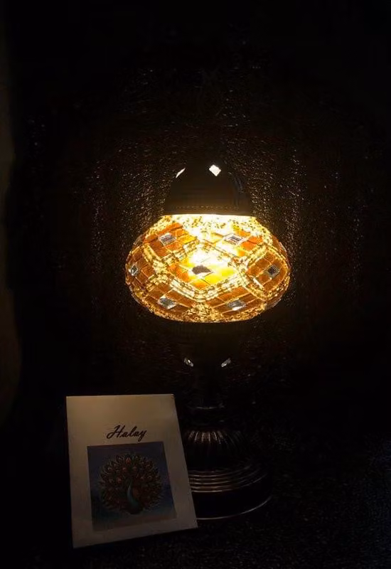 Lampada da tavolo turca realizzata a mano con tessere di mosaico – Lampada da comodino orientale alta circa 45 cm