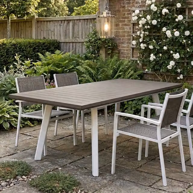 Tavolo da esterno estensibile DMORA per giardino e terrazzo, design moderno, Bianco e Grigio, L: 162 cm, P: 101 cm, H: 77 cm