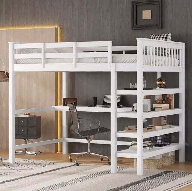Letto a soppalco 140x200 cm con scrivania e ripiani; pino e MDF; bianco