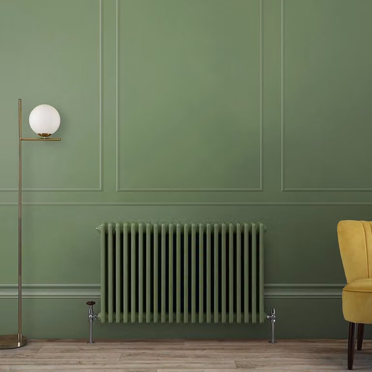 Radiatore Tradizionale Orizzontale Tradizionale a Tripla Colonna Verde (Reseda Green) -   750mm x 1010mm - Regent