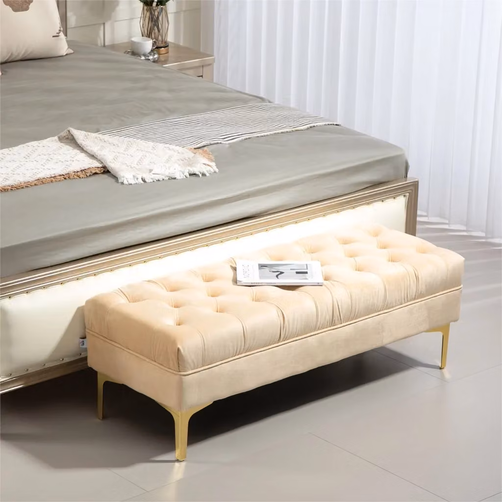 Panca fondo letto imbottita Giordanoshop con rivestimento in velluto beige e dettagli geometrici L: 118 cm, P: 45 cm, H: 42 cm – 2