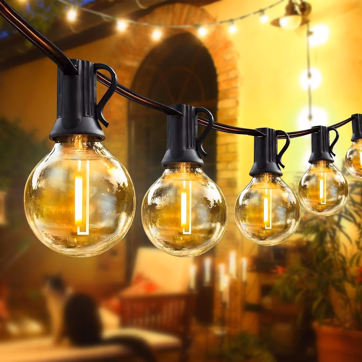 Catena luminosa da 20 metri - 30+4 lampadine G40 - Con spina - Grado di protezione IP65 (resistente all'acqua) - Luce bianco caldo - Adatta per interni ed esterni