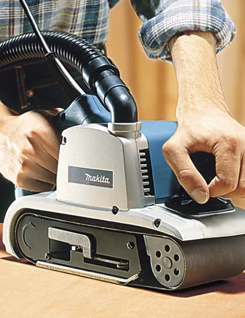 Levigatrice a nastro Makita 9403 da banco blu con potenza di 1200 W – 2