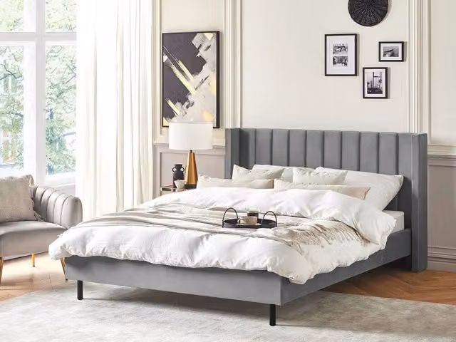 Letto matrimoniale Beliani in velluto grigio con rete a doghe in legno L/P/H: 180 x 200 x 115 cm