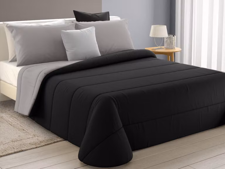 Piumino invernale per letto matrimoniale, colore grigio e nero