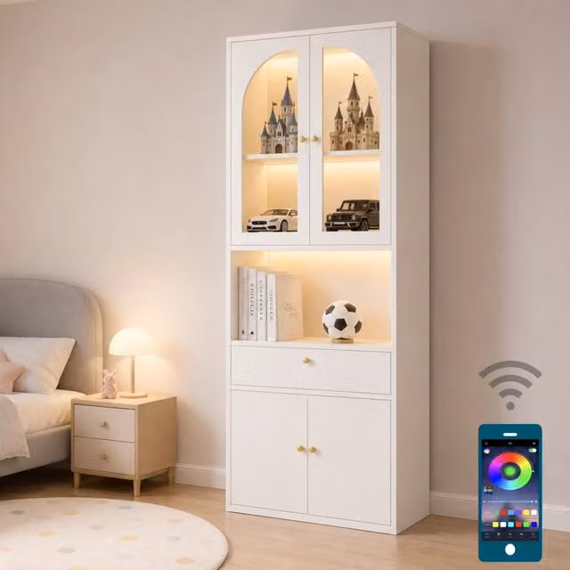 Vetrina con illuminazione RGB controllabile via app; ante in vetro arcuate; cassetto e vani chiusi bianca
