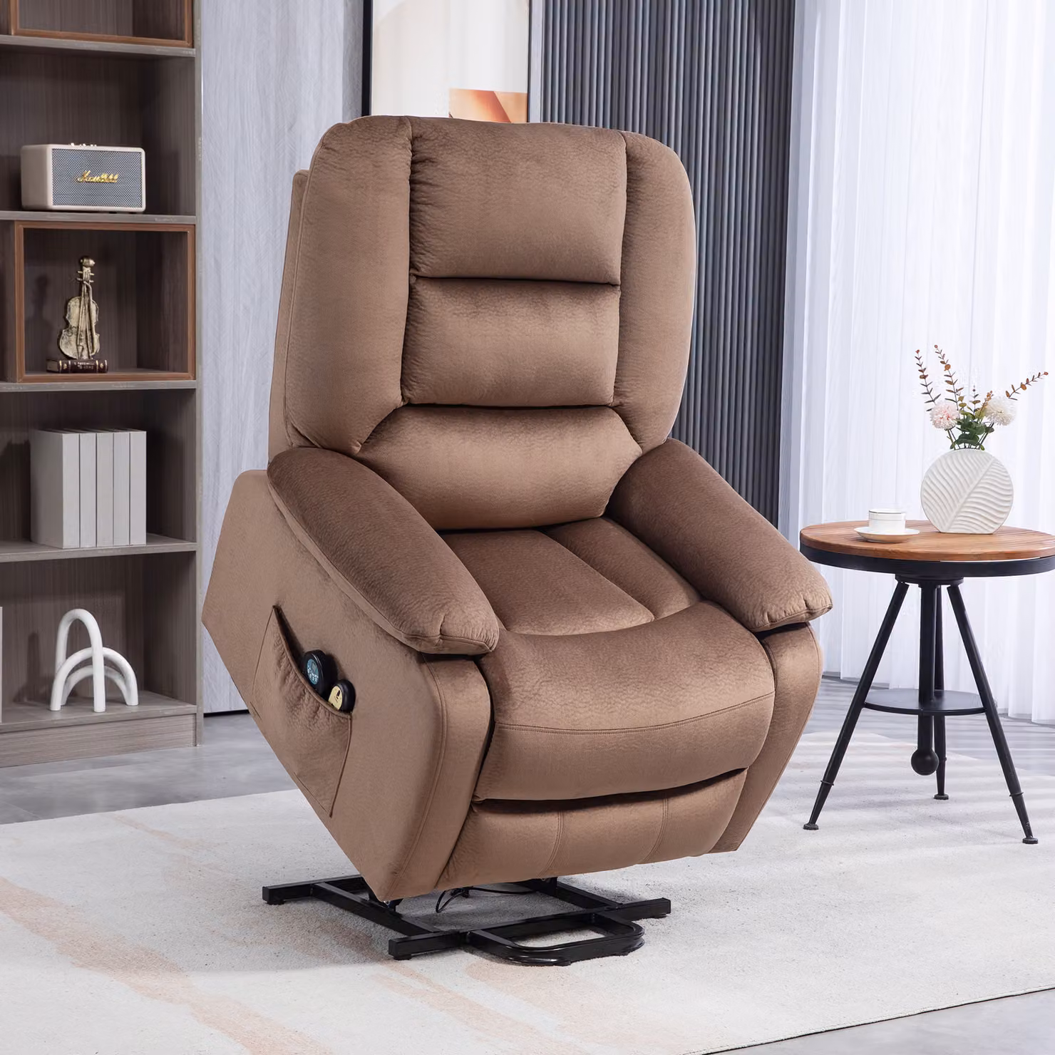 Poltrona relax elettrica HOMCOM con poggiapiedi reclinabile e telecomando, rivestimento in microfibra, marrone, L: 90 cm, P: 93 cm, H: 110 cm – 2