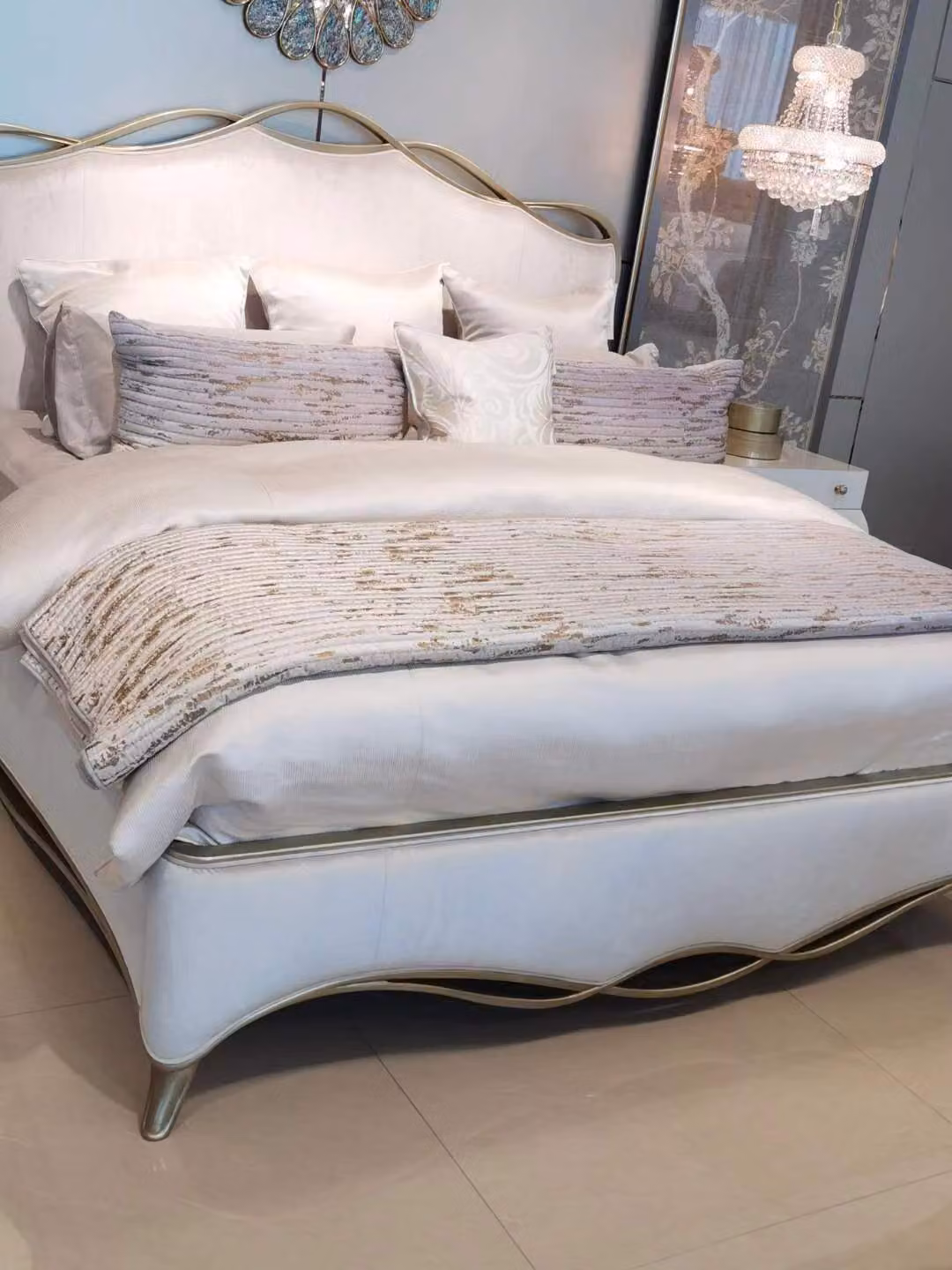 Klassisch Holz Bett Ehe Doppelbett Betten Design Polster Schlafzimmer 180x200cm