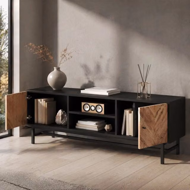 Mobile TV MODFU moderno con 2 ante e vani aperti, gambe in metallo, nero e effetto legno, Larghezza: 150 cm – 1