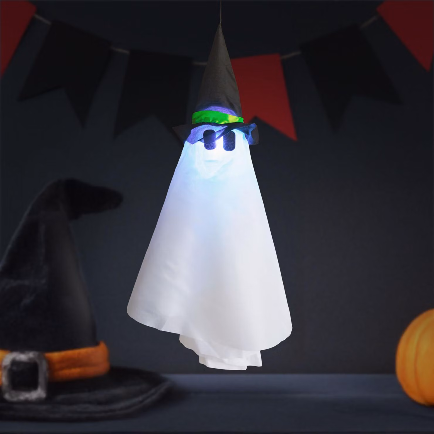 Decorazione luminosa a tema Halloween: fantasma, da appendere, con LED RGB, dimensioni 70 x 50 cm