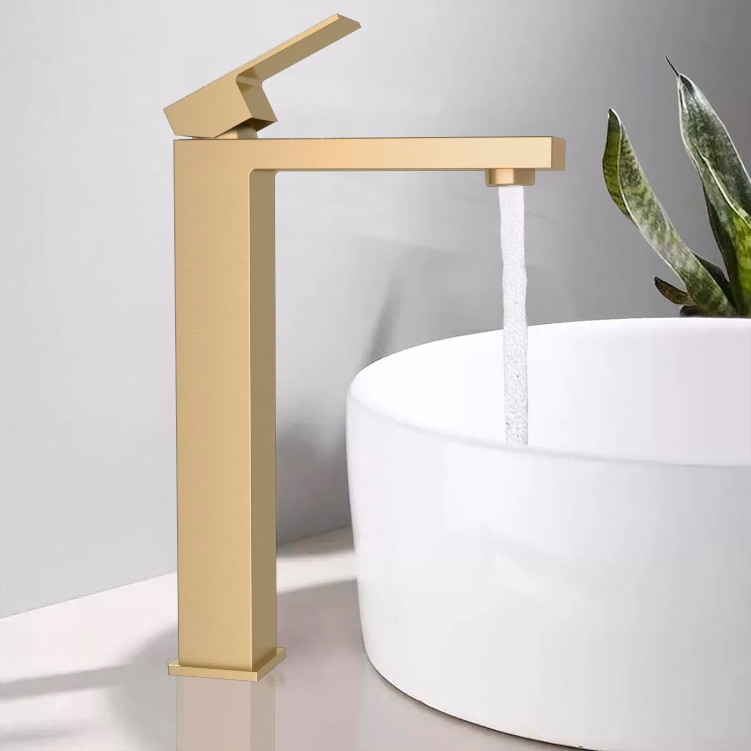 Miscelatore per lavabo di alta qualità, finitura oro spazzolato, ideale per il bagno