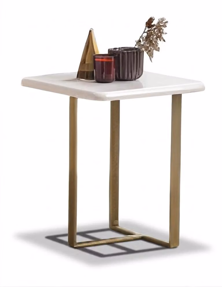 Tavolino di design in stile moderno, in legno marrone, moderno ed elegante.