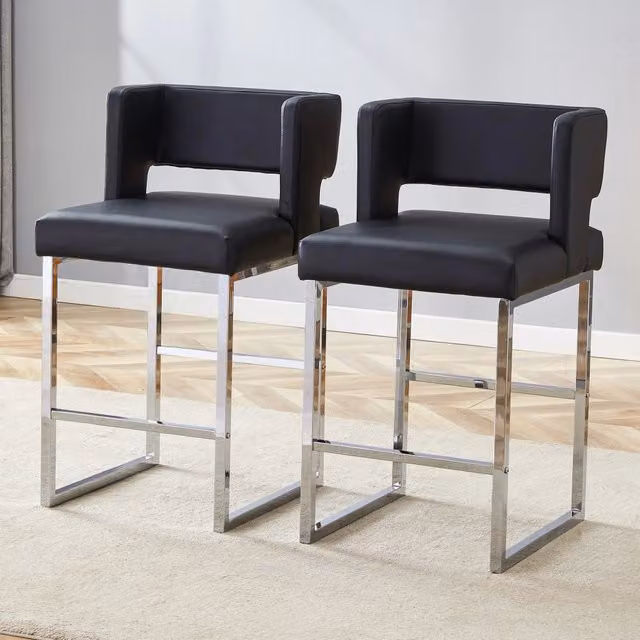 Set di 2 sgabelli da bar Vovees Living in stile nordico, seduta in ecopelle nera e gambe in metallo argento, Altezza: 91,4 cm