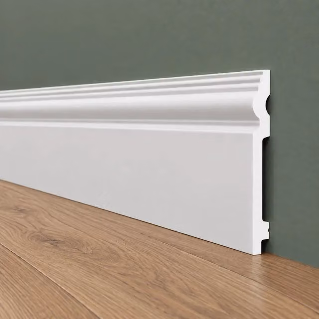 pacco da 100ML di Battiscopa RESISTO in polimeri extracompatti mod. SFORZESCO Bianco mis. 170x15mm