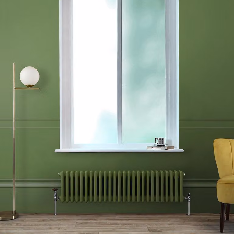 Radiatore Tradizionale a Tripla  Colonna Orizzontale Verde (Fern Green)  - 300mm x 1190mm - Regent