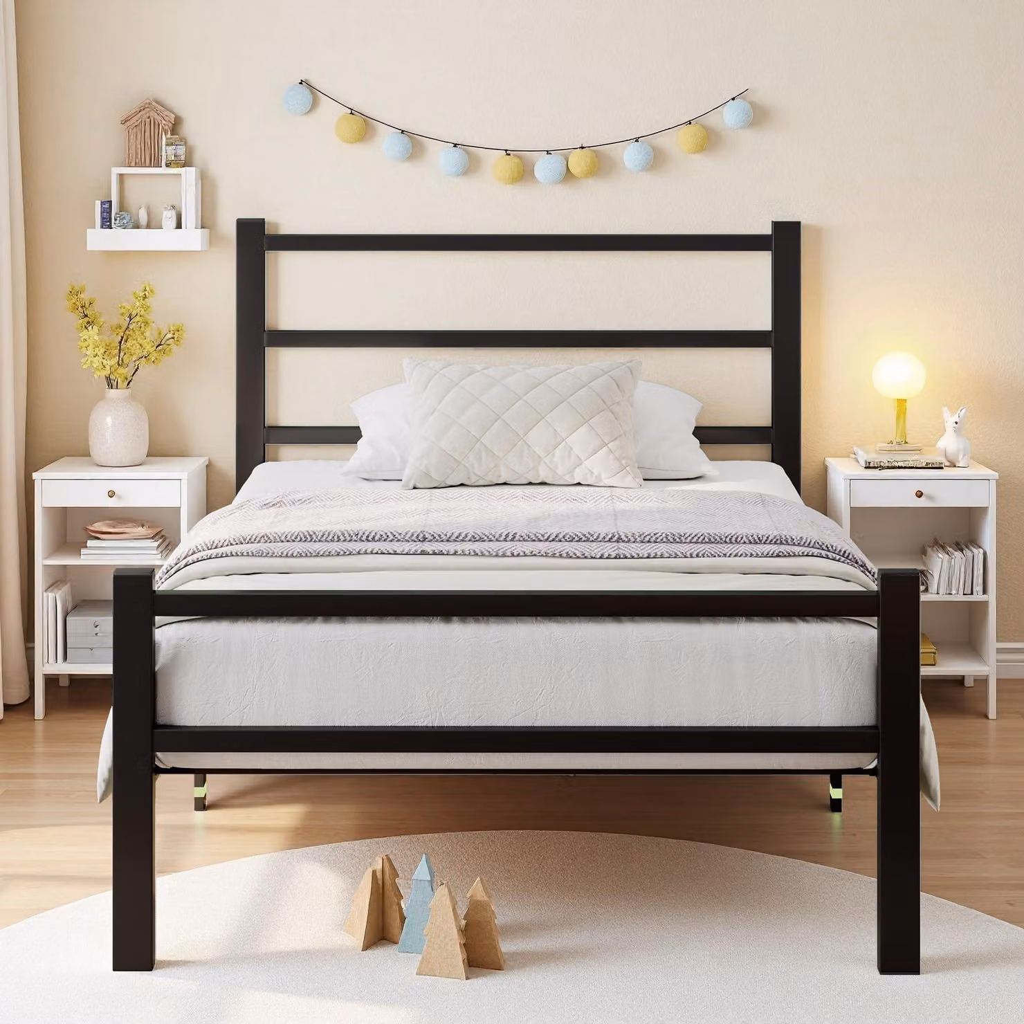 Struttura letto singola in metallo Feonase, con testiera e pediera dal design elegante. Singolo