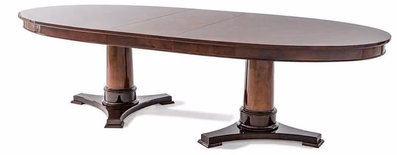 Eleganter ovaler Esstisch mit ausziehbaren Tischplatten und Säulen
