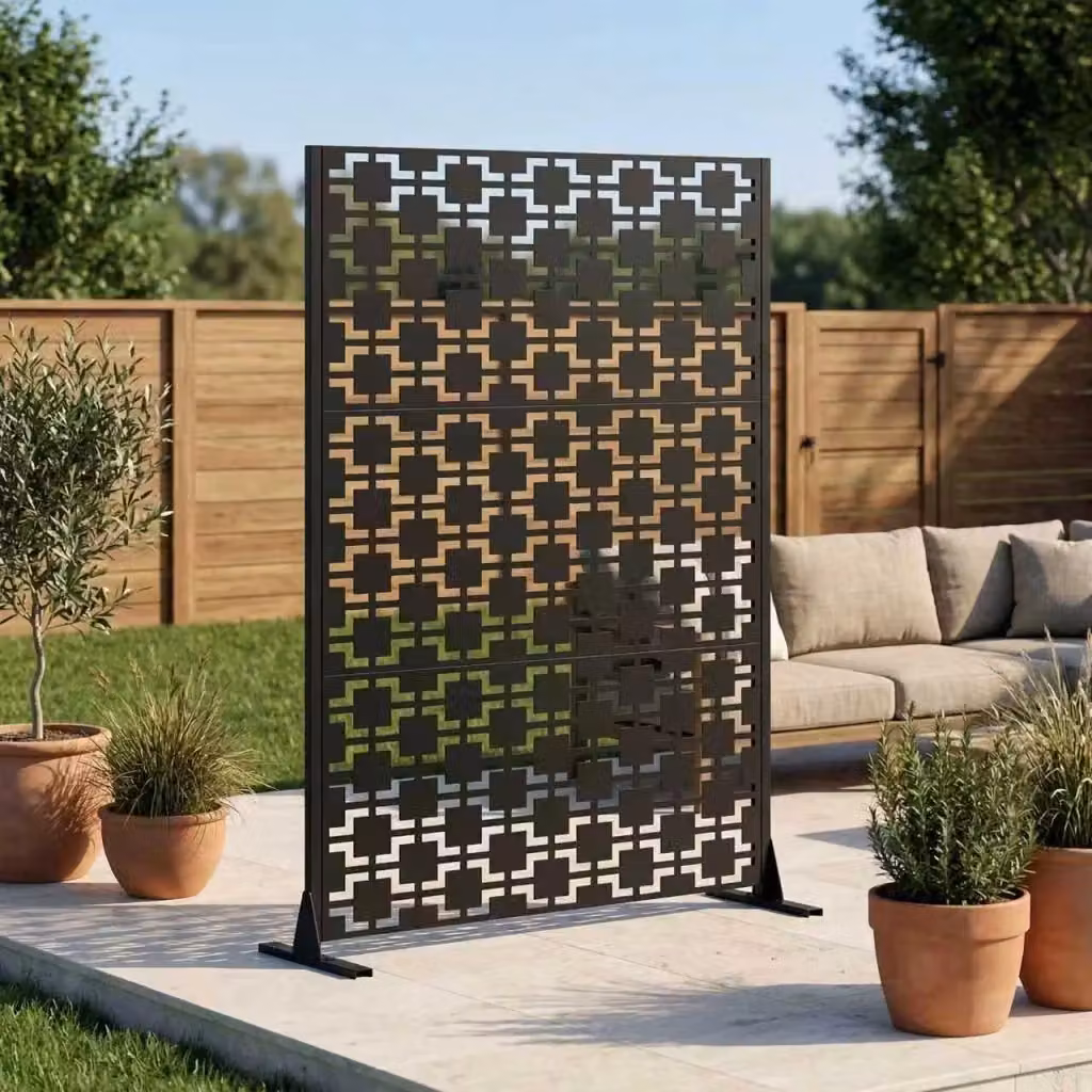 Recinzione decorativa autoportante OKWISH in acciaio zincato nero per privacy e filtro luce, H: 183 cm, L: 116 cm – 2