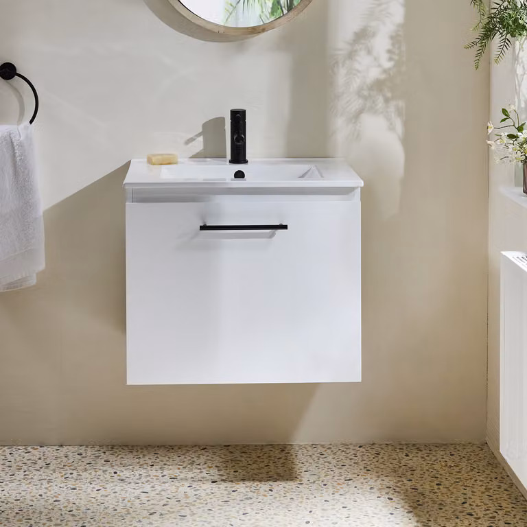 Mobile Bagno Bianco Sospeso da 600mm con Lavabo e Maniglia Nere con Barra a T - Cluo