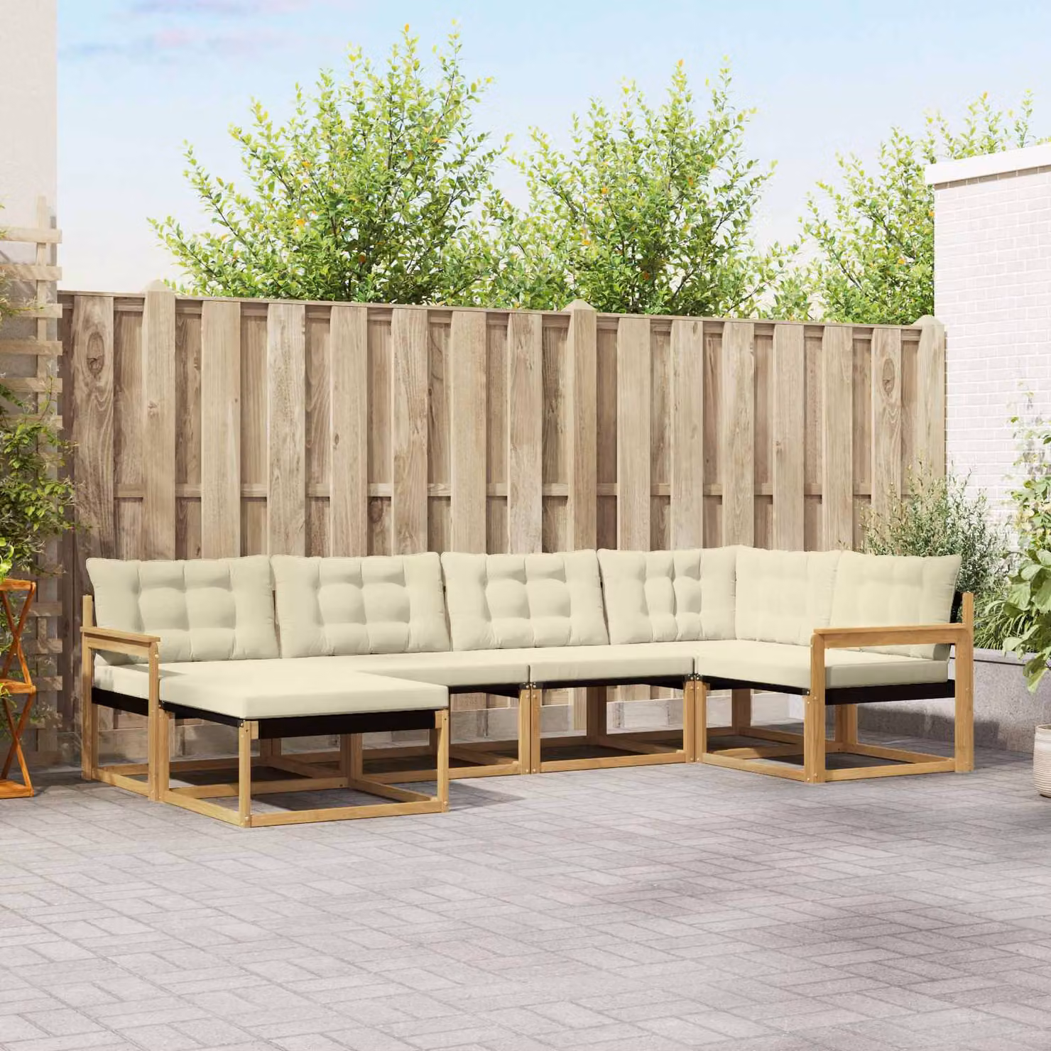 Set di divani da esterno a L vidaXL in legno di acacia con cuscini, Bianco e Beige