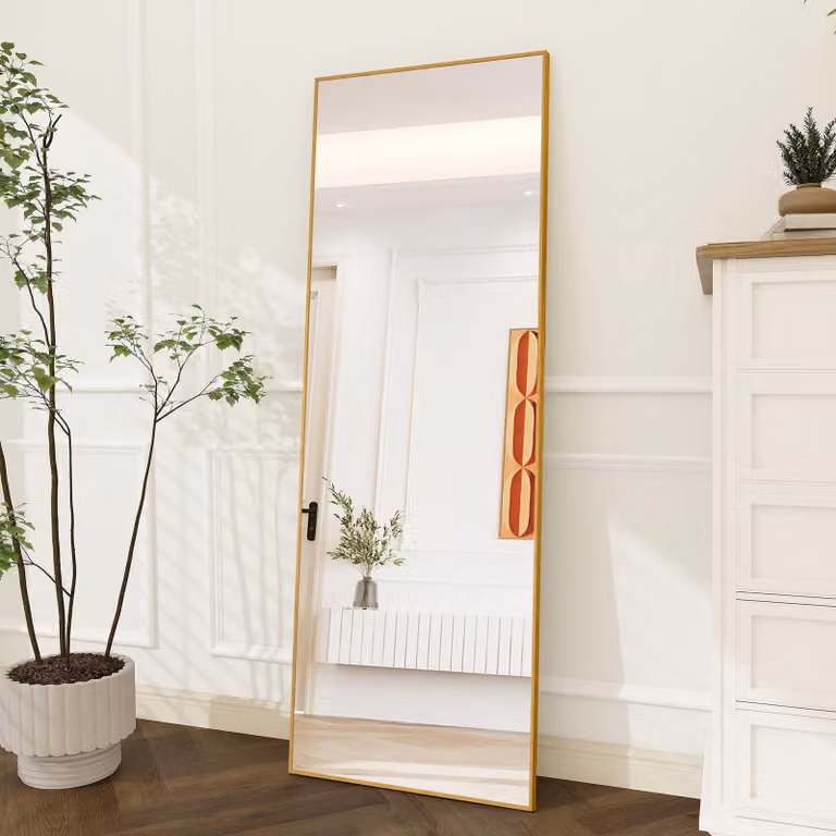Specchio da parete Moonbite, 164x54 cm – specchio rettangolare stretto con cornice dorata, a figura intera, da appoggiare o appendere, in alluminio, colore oro