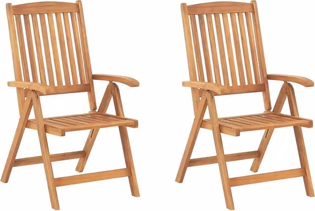 Set di 2 sedie da giardino pieghevoli BELIANI in legno di acacia marrone con braccioli e resistente ai raggi UV
