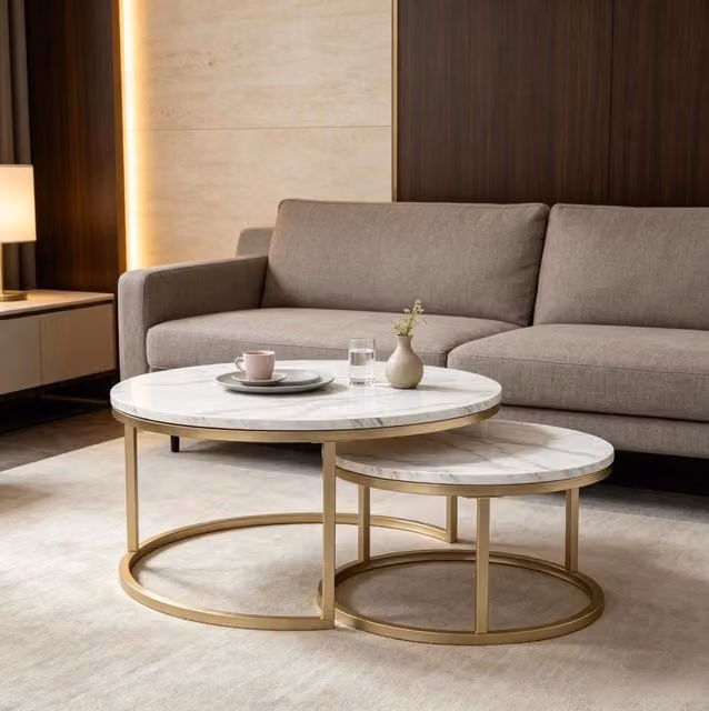 Set di 2 Tavolini da Salotto Rotondi con Piano in MDF Effetto Marmo Bianco e Struttura in Metallo