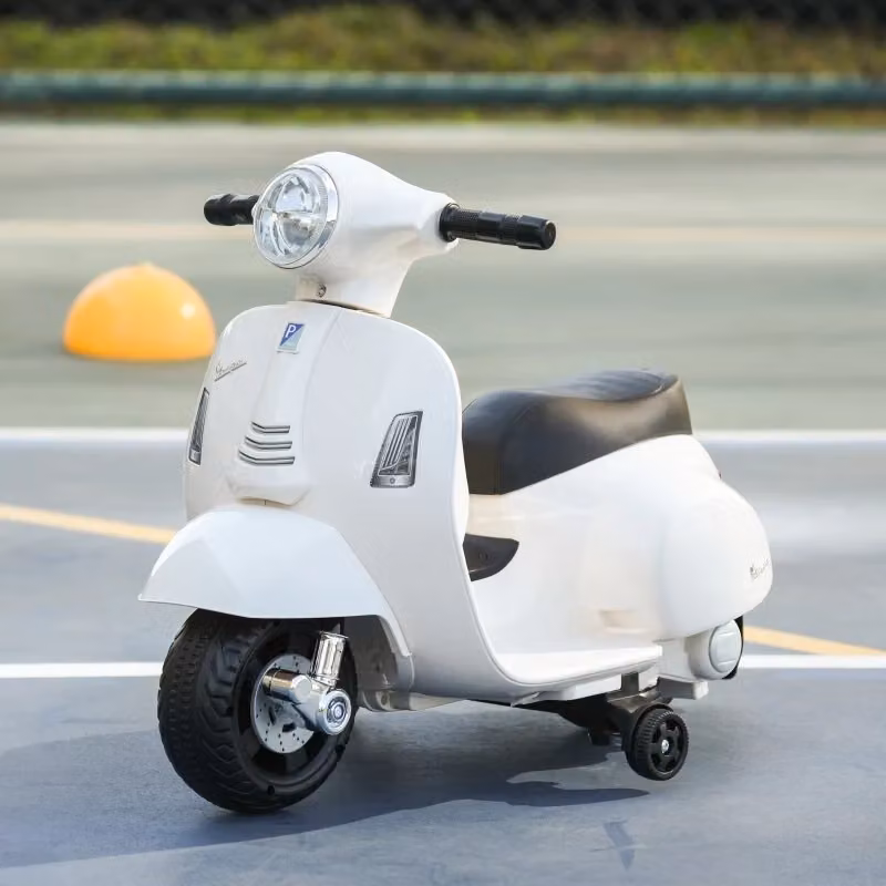 Moto elettrica VESPA per bambini bianca con luci e suoni LED, L 66,5 cm x P 38 cm x H 52 cm – 2