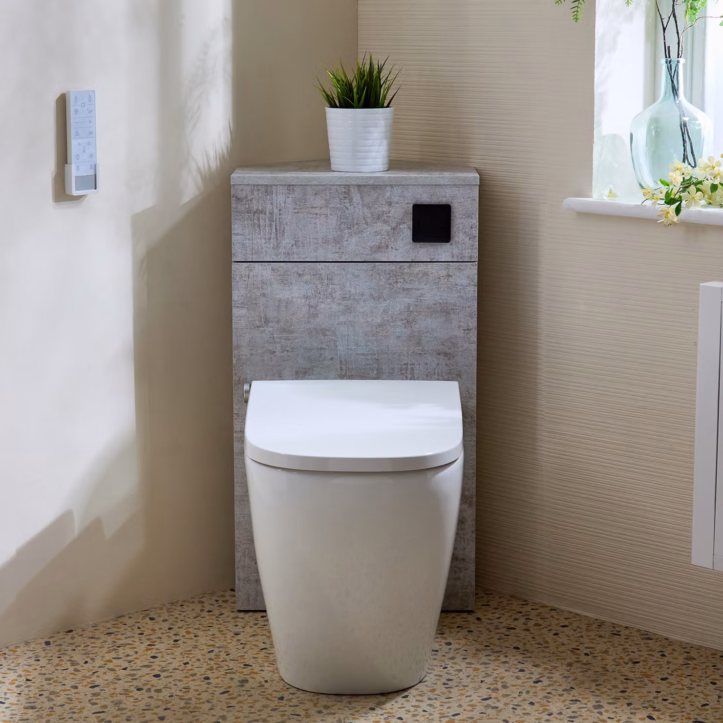 Mobile WC angolare Grigio Cemento con smart toilet Hirayu, sanitario + bidet integrato, pulsante nero - Cluo