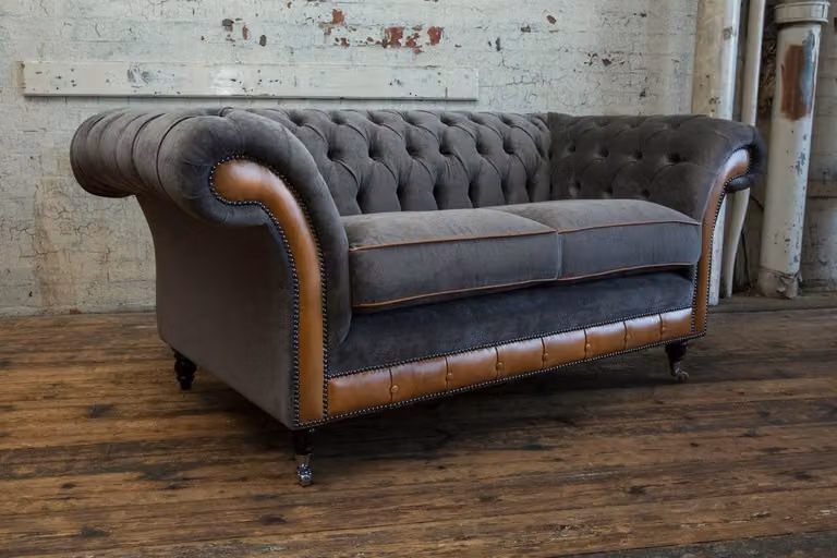 Graue Sofa Couch Polster Chesterfield Sitzmöbel Leder Couchen