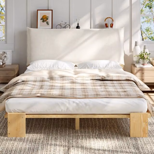 Letto imbottito 140x200 cm in legno di pino con schienale imbottito; naturale