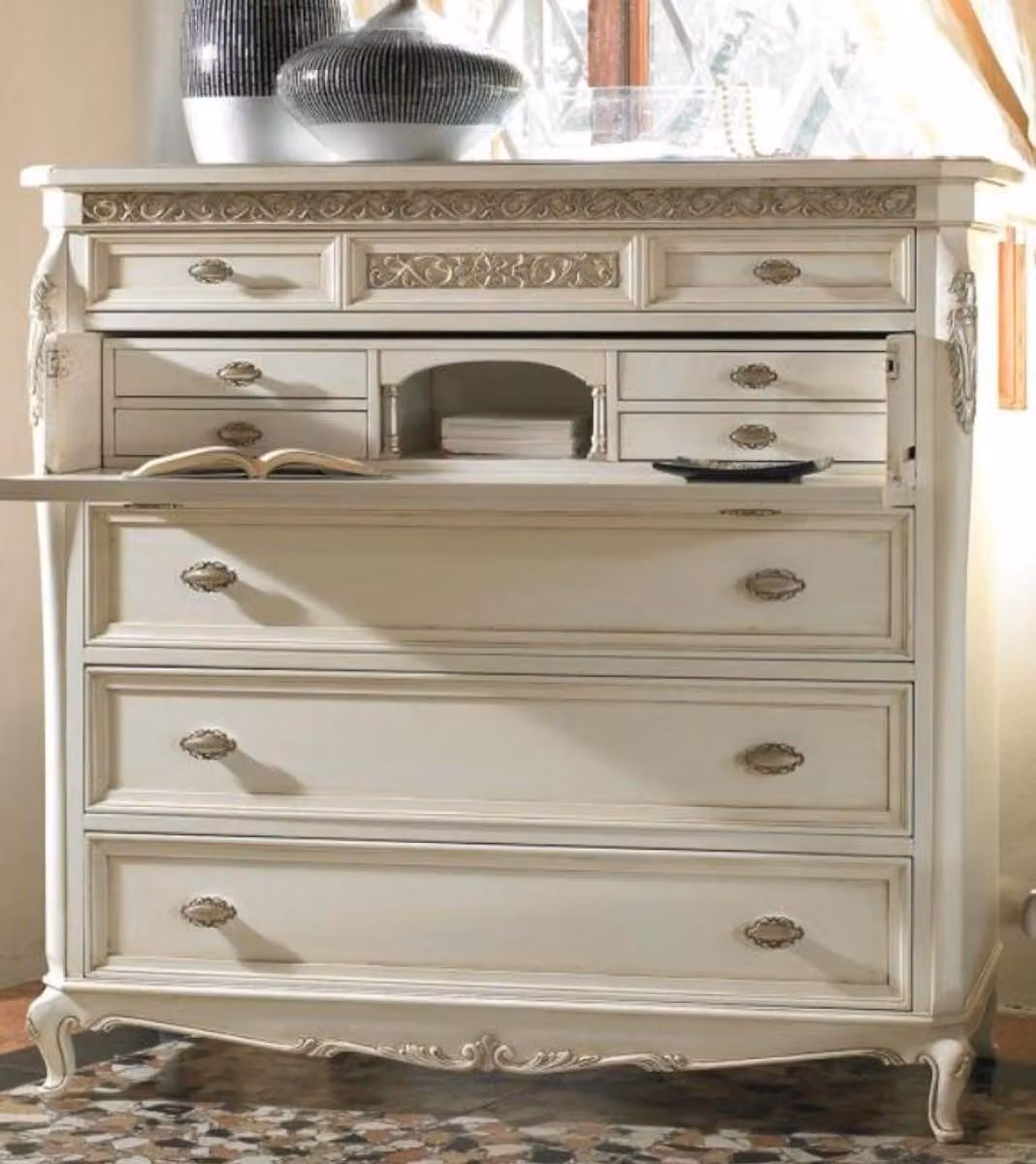 Casa Padrino scrivania barocca con 9 cassetti bianco/argento antico 130 x 57 x h. 127 cm - Qualità lusso - Mobili barocchi di pregio