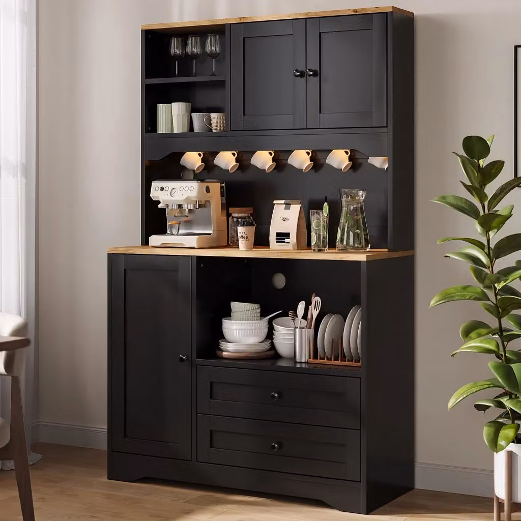 Mobile dispensa moderna FOLYNA in MDF nero con vano microonde, due cassetti, ripiani regolabili, illuminazione LED e prese USB, L: 100 cm, P: 40 cm, H: 163 cm – 2