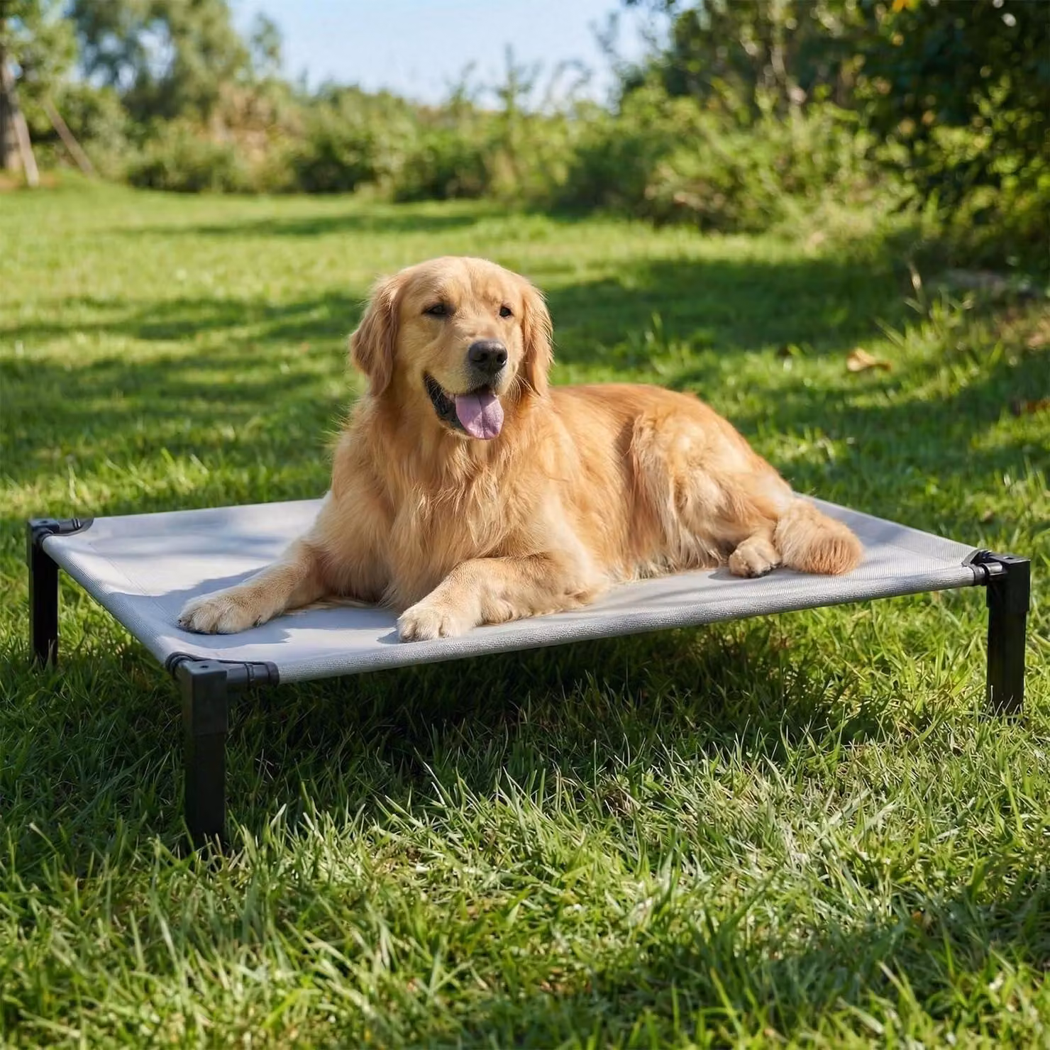 Letto rialzato per cani, modello Outdoor XL, dimensioni 130x92x24 cm, colore grigio, adatto a cani fino a 41 kg