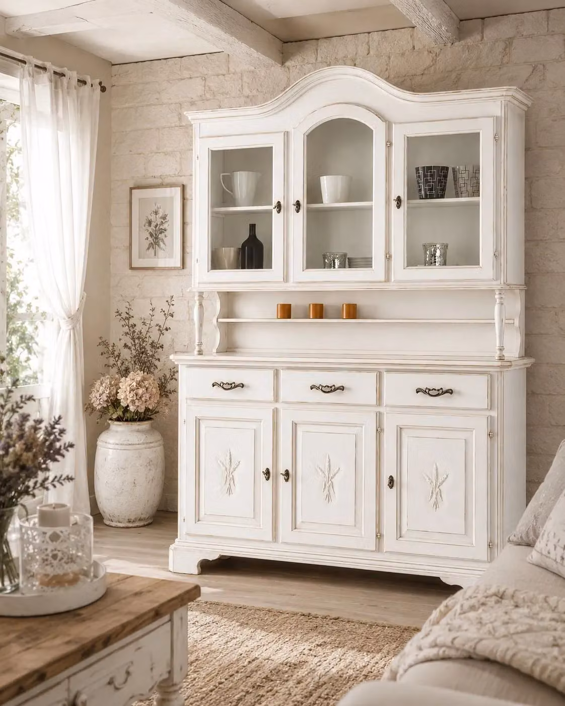 Cristalliera classica Mobili 2G in legno shabby chic bianco con ante in vetro e decoro a spiga L: 163 cm, P: 49 cm, H: 228 cm – 1