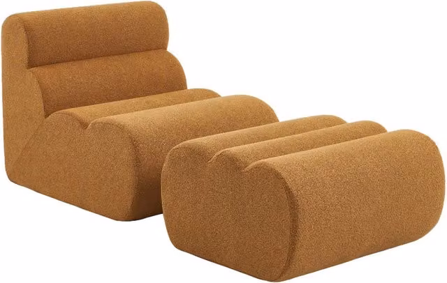 Poltrona bouclé testurizzata con poggiapiedi sottovuoto e compresso,