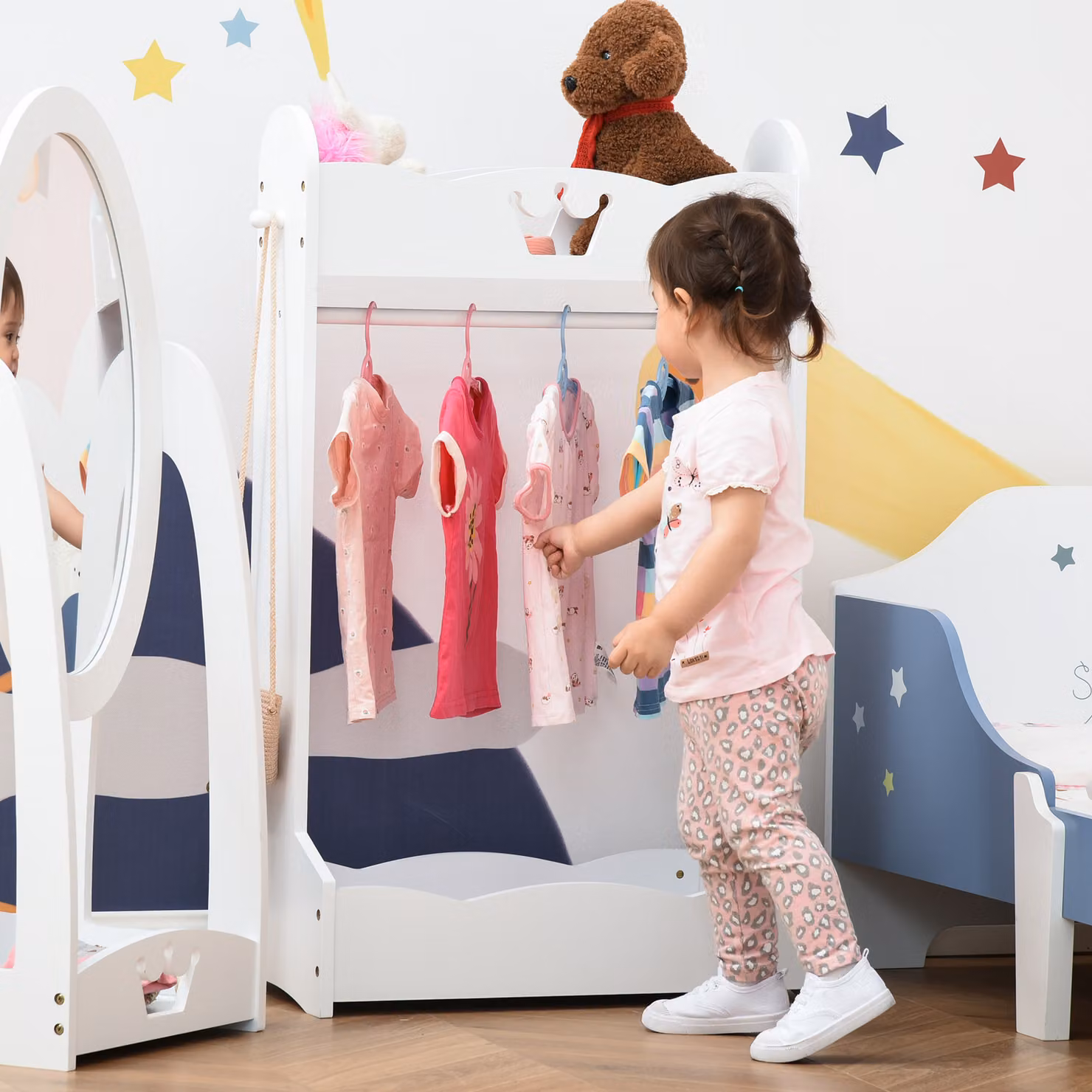 Appendiabiti per bambini HOMCOM in legno bianco con ripiani e ganci laterali, L: 70.5 cm, P: 37 cm, H: 103 cm – 2