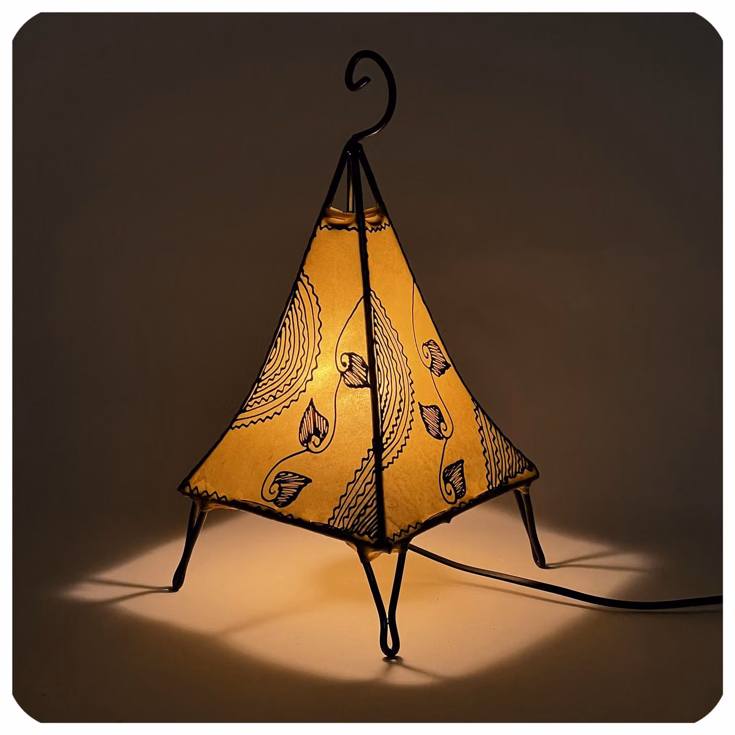 Lampada orientale lampada all'henné lampada in pelle marocchina lampada da tavolo lampada da terra viticcio piramidale 35-38 cm, giallo