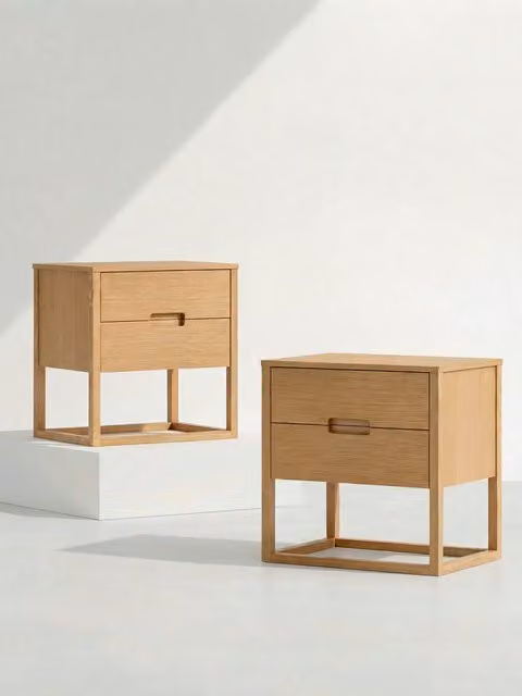 Set di 2 comodini Arhus Kenay Home in rovere impiallacciato marrone con 2 cassetti ciascuno